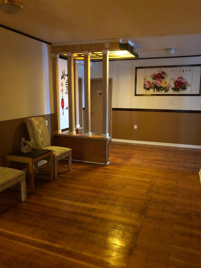 Heritage Place Hotel Gravelbourg Extérieur photo