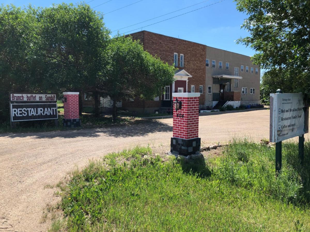 Heritage Place Hotel Gravelbourg Extérieur photo